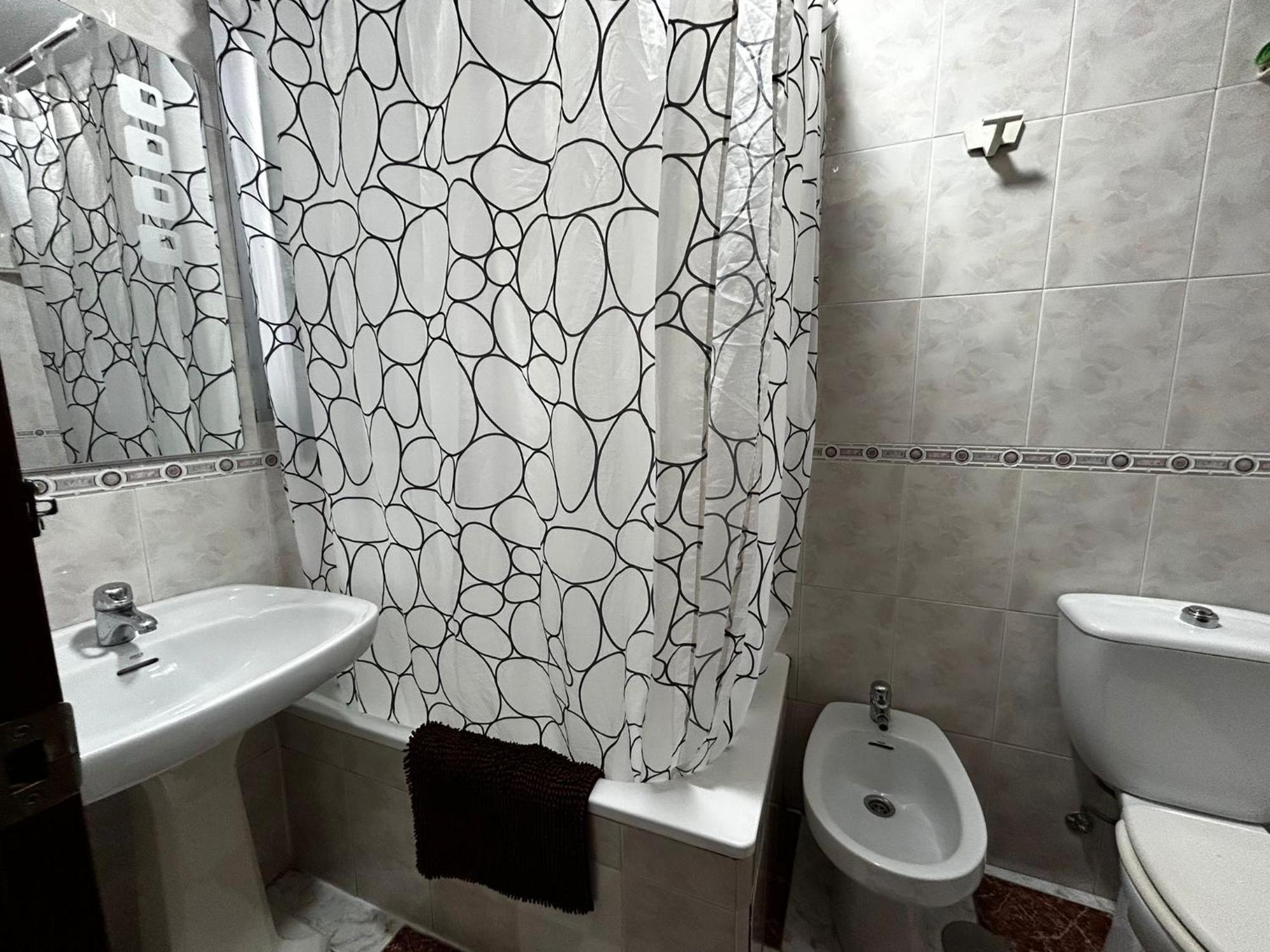 Santa Isabel Low Cost Rooms In Private House 세비야 객실 사진