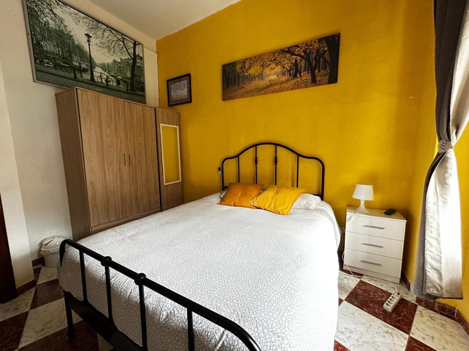 Santa Isabel Low Cost Rooms In Private House 세비야 외부 사진