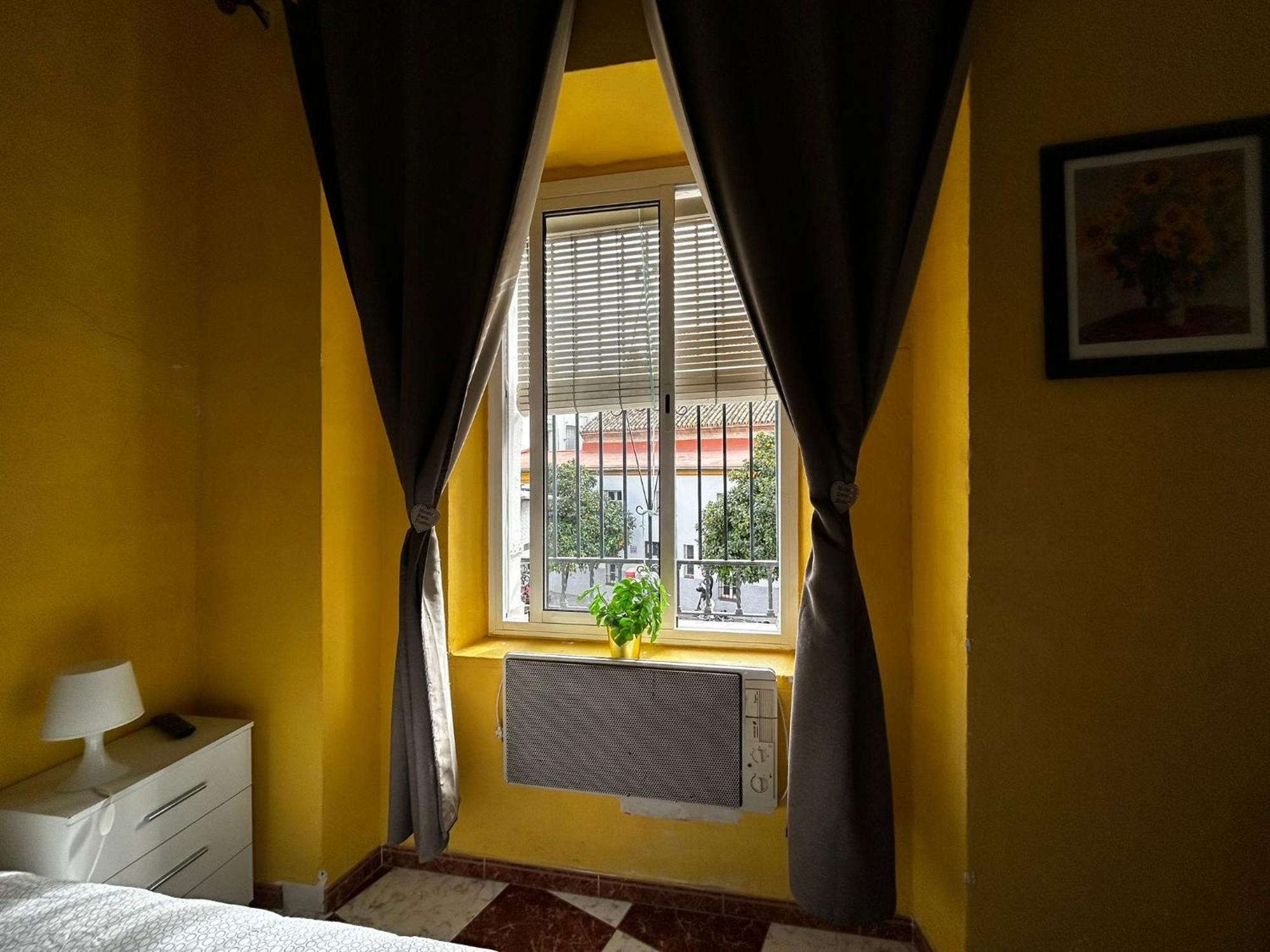 Santa Isabel Low Cost Rooms In Private House 세비야 객실 사진